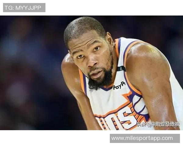 亚历山大制造杜兰特犯规象征新老球员交接的时代变迁