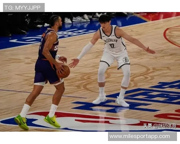 卡梅隆托马斯赞曾凡博篮球智慧与文化交流的双重贡献 卡梅隆托马斯赞曾凡博篮球智慧与文化交流的双重贡献