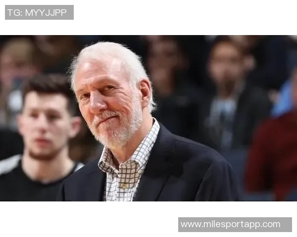 悼念托尼帕克父亲邓肯大卫罗宾逊与前妻齐聚送别