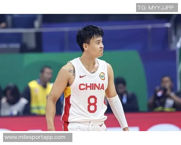 赵睿身穿宏远训练服备战全运会展现时光倒流的独特魅力