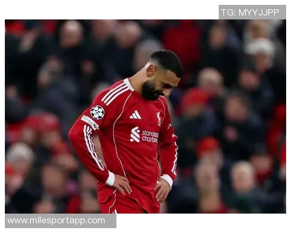 埃因霍温队长回应争议轻推范戴克称其身材高大应能承受 埃因霍温队长回应争议轻推范戴克称其身材高大应能承受