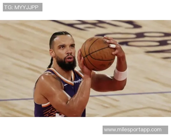 亚当斯称狄龙场下可爱场上却毫不留情甚至肘击自己